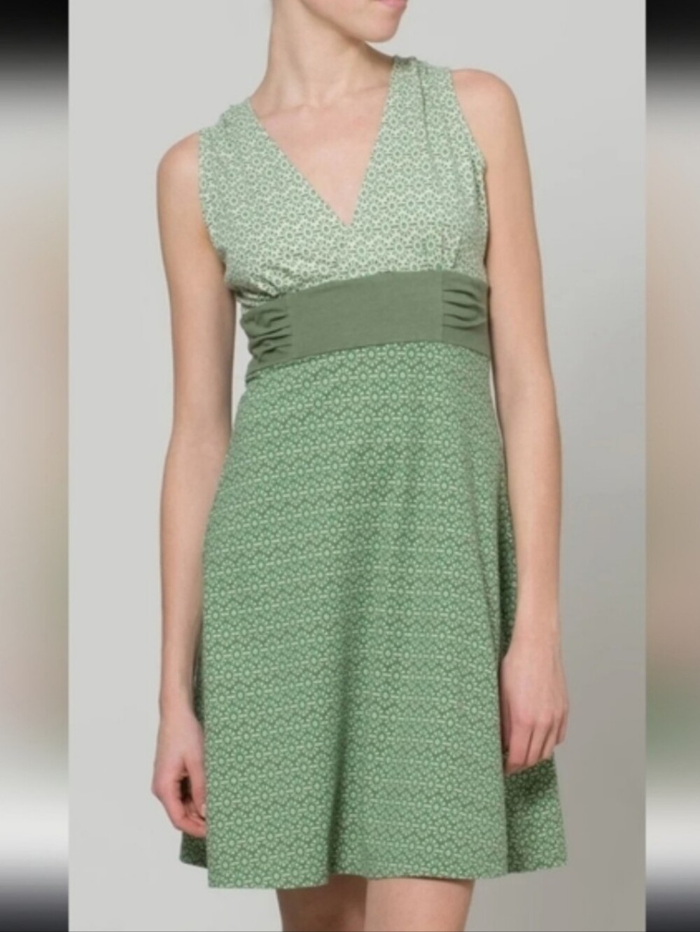 Patagonia Organic Cotton Green Floral Empire Waist Sleeveless Dress Size Small